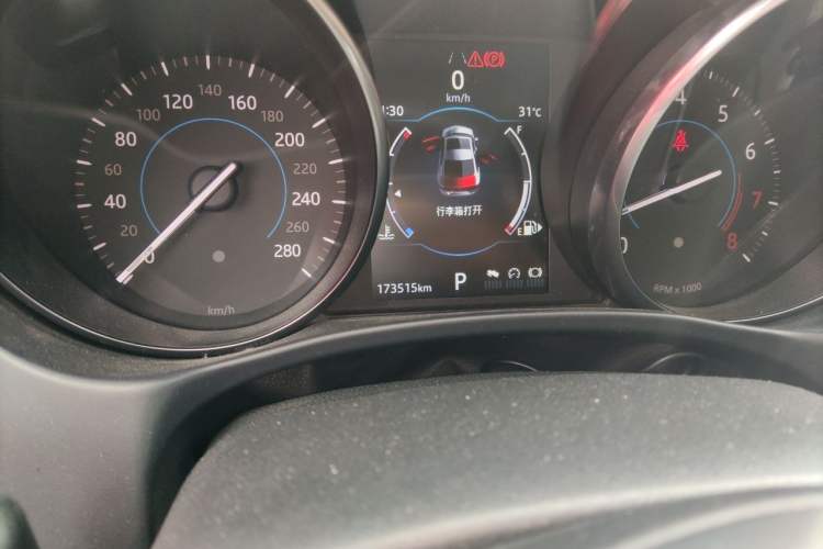Used Jaguar XEL 2018 2.0T 200 PS Luxury Edition Odometer Close Up