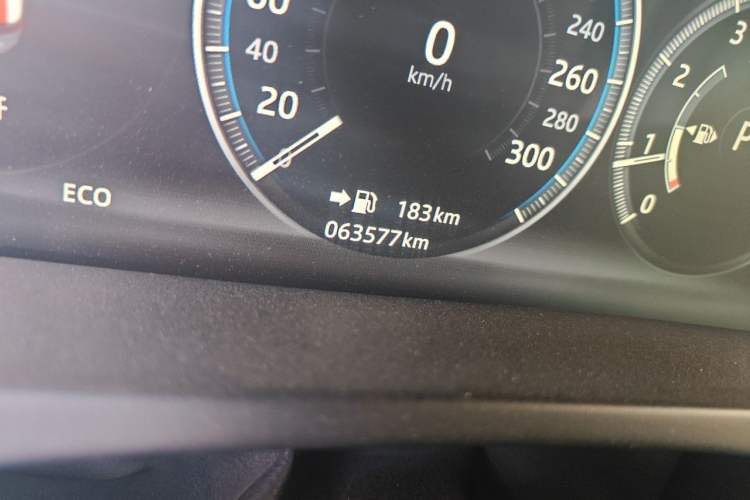Used Jaguar XEL 2018 2.0T 200 PS Premium Edition Odometer Close Up