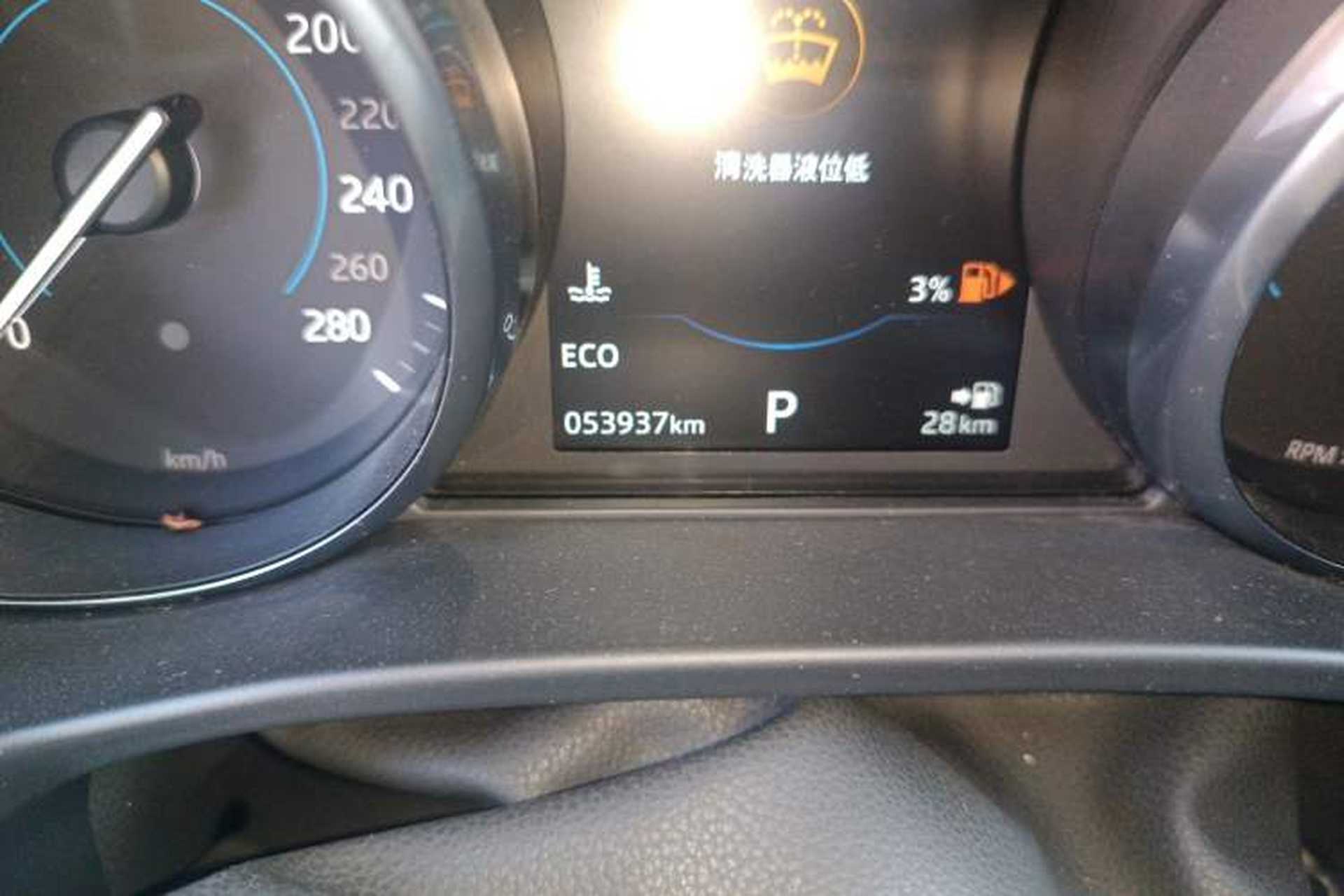 Used Jaguar XEL 2018 2.0T 200 PS Luxury Edition Odometer Close Up