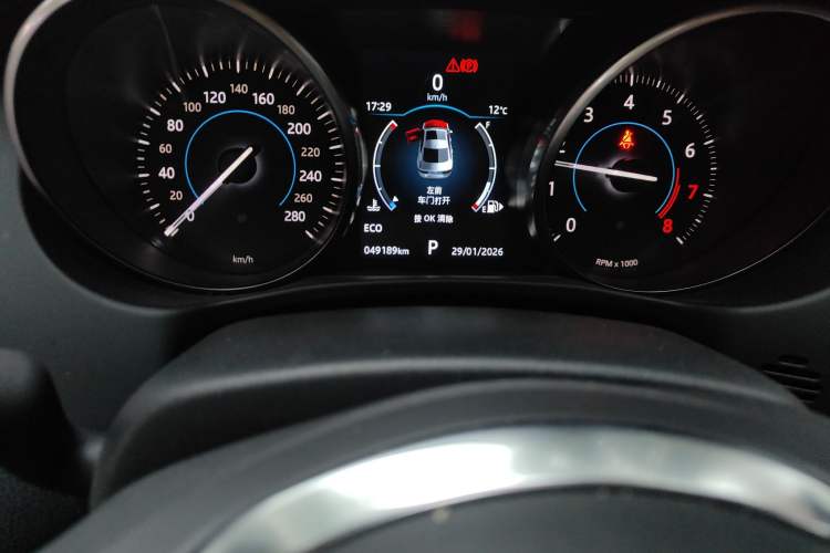 Used Jaguar XEL 2018 2.0T 200 PS LOVE Devotion Edition Odometer Close Up