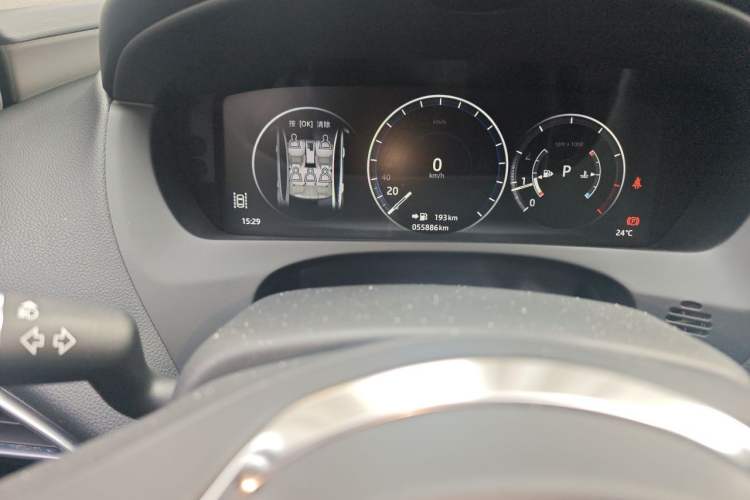 Used Jaguar XEL 2018 2.0T 200 PS Premium Edition Odometer Close Up