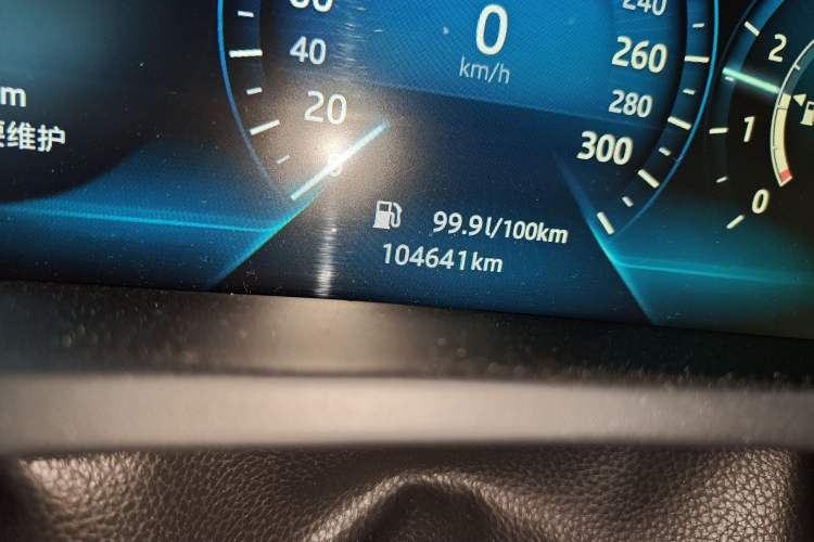 Used Jaguar XEL 2018 2.0T 200 PS First-Edition Limited Edition Odometer Close Up