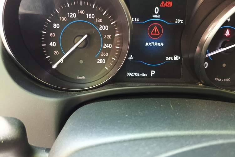 Used Jaguar XEL 2018 2.0T 200 PS Premium Edition Odometer Close Up