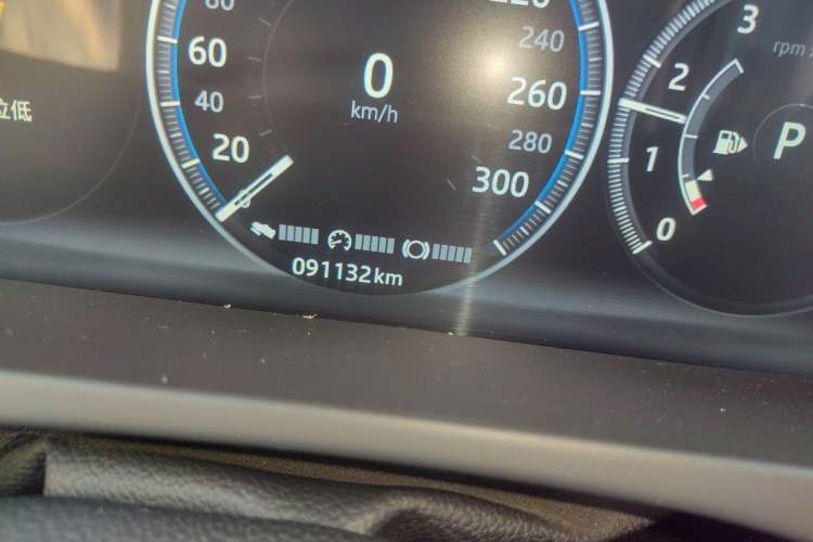Used Jaguar XEL 2018 2.0T 200 PS First-Edition Limited Edition Odometer Close Up