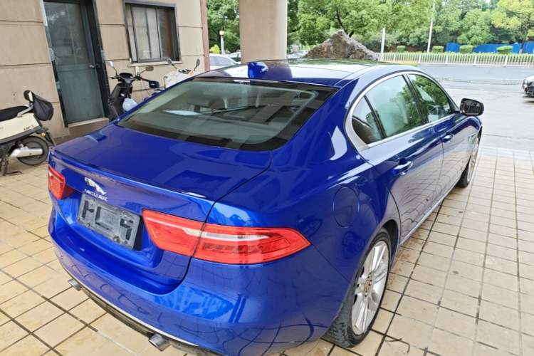 Used Jaguar XEL 2018 2.0T 200 PS Premium Edition Rear Right 45 Deg