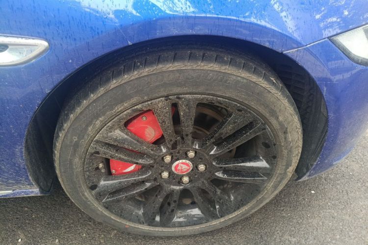 Used Jaguar XEL 2018 2.0T 200 PS Premium Edition Right Front Wheel Hub