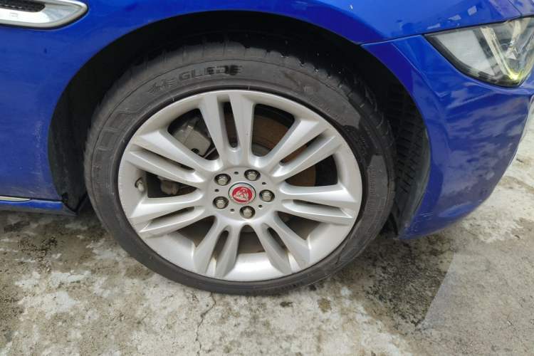 Used Jaguar XEL 2018 2.0T 200 PS Premium Edition Right Front Wheel Hub
