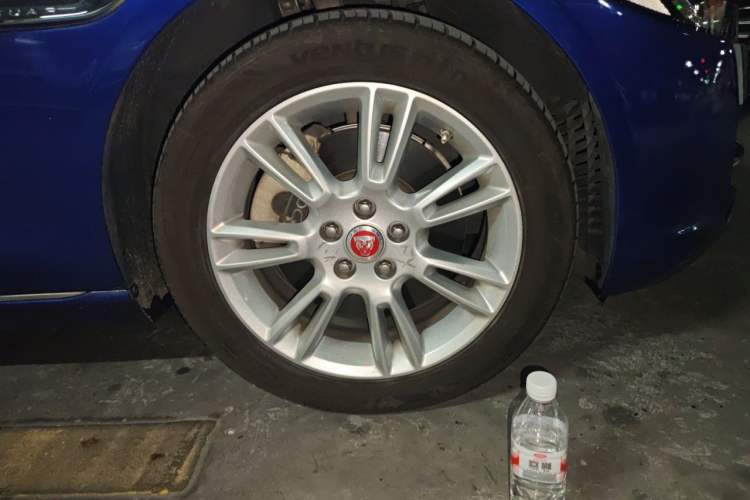 Used Jaguar XEL 2018 2.0T 200 PS Luxury Edition Right Front Wheel Hub