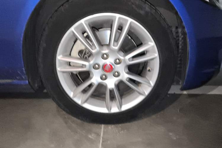 Used Jaguar XEL 2018 2.0T 200 PS Luxury Edition Right Front Wheel Hub