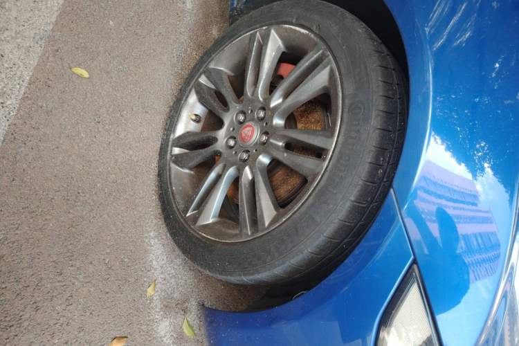 Used Jaguar XEL 2018 2.0T 200 PS Premium Edition Right Front Wheel Hub