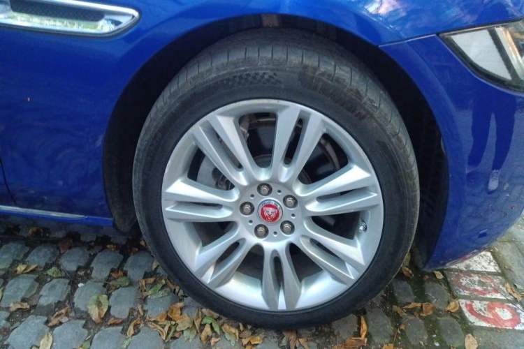 Used Jaguar XEL 2018 2.0T 200 PS Premium Edition Right Front Wheel Hub