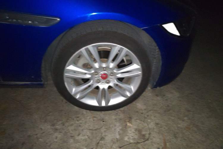 Used Jaguar XEL 2018 2.0T 200 PS Premium Edition Right Front Wheel Hub