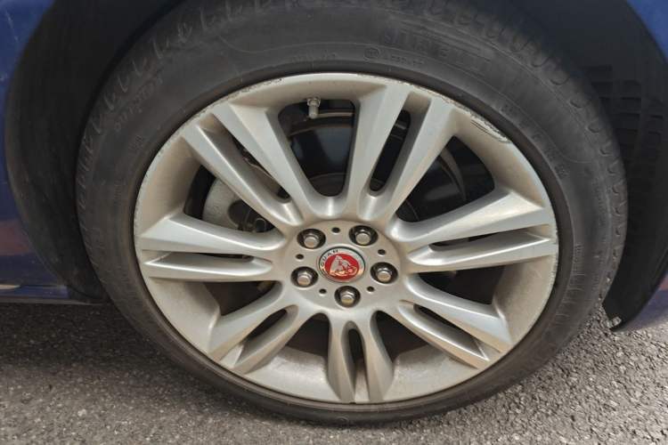Used Jaguar XEL 2018 2.0T 200 PS Premium Edition Right Front Wheel Hub