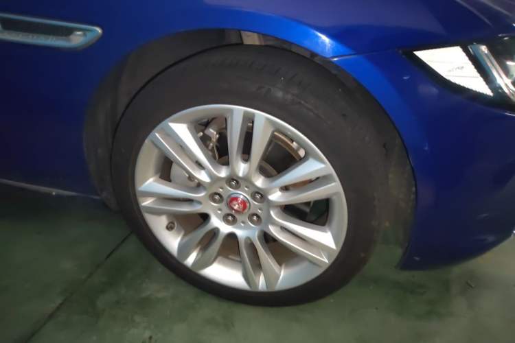 Used Jaguar XEL 2018 2.0T 200 PS Premium Edition Right Front Wheel Hub