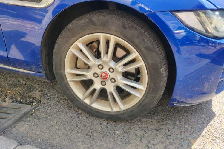 Used Jaguar XEL 2018 2.0T 200 PS Luxury Edition Right Front Wheel Hub