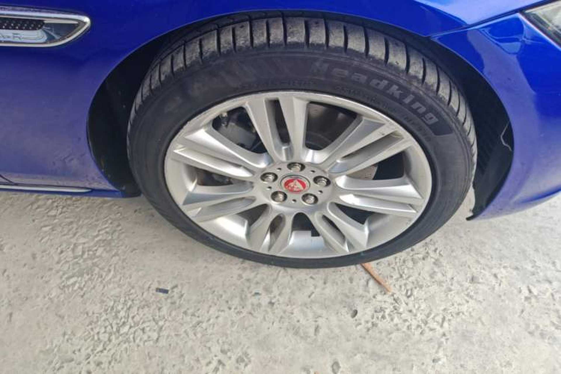Used Jaguar XEL 2018 2.0T 200 PS Premium Edition Right Front Wheel Hub