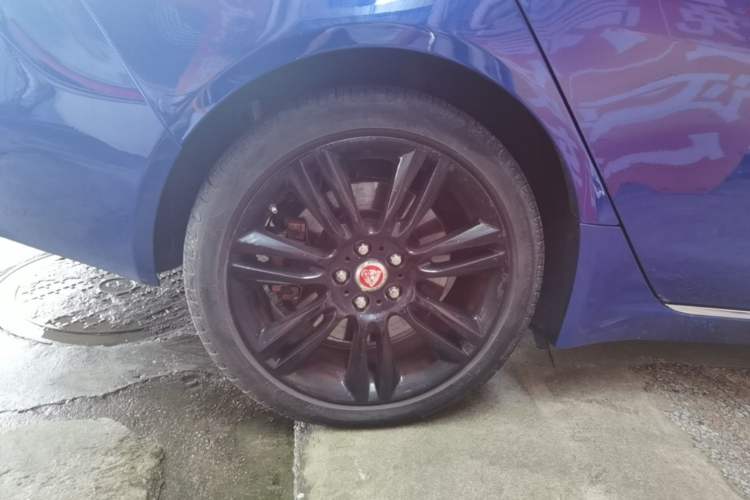 Used Jaguar XEL 2018 2.0T 200 PS Premium Edition Right Rear Wheel Hub