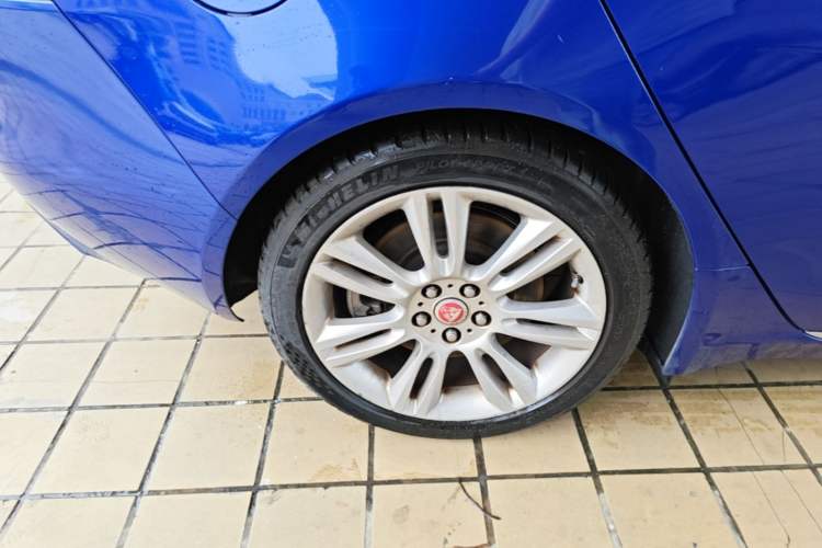 Used Jaguar XEL 2018 2.0T 200 PS Premium Edition Right Rear Wheel Hub