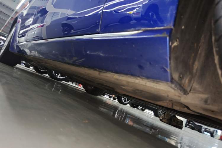Used Jaguar XEL 2018 2.0T 200 PS Luxury Edition Right Side Sill