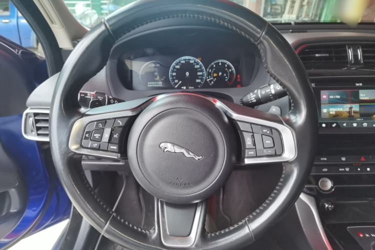 Used Jaguar XEL 2018 2.0T 200 PS Premium Edition Steering Wheel