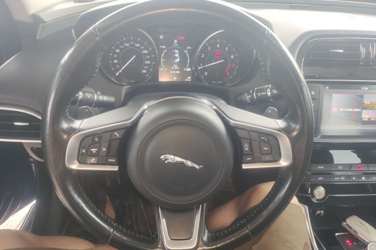 Used Jaguar XEL 2018 2.0T 200 PS Luxury Edition Steering Wheel