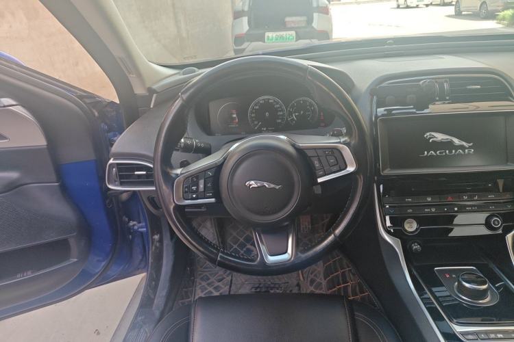 Used Jaguar XEL 2018 2.0T 200 PS Premium Edition Steering Wheel