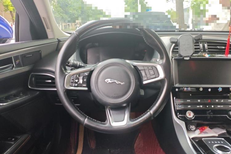 Used Jaguar XEL 2018 2.0T 200 PS Premium Edition Steering Wheel