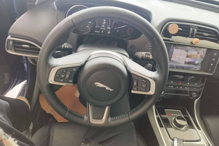 Used Jaguar XEL 2018 2.0T 200 PS Elite Edition Steering Wheel