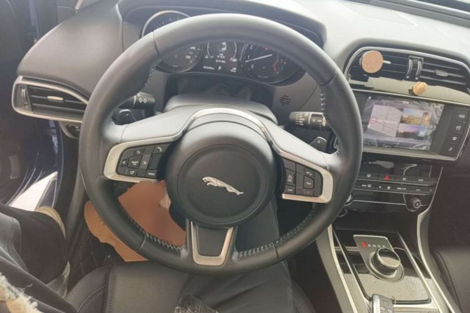 Used Jaguar XEL 2018 2.0T 200 PS Elite Edition Steering Wheel