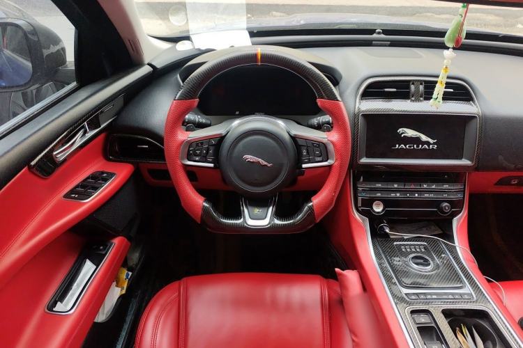 Used Jaguar XEL 2018 2.0T 200 PS First-Edition Limited Edition Steering Wheel
