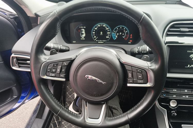 Used Jaguar XEL 2018 2.0T 250 PS Premium Edition Steering Wheel