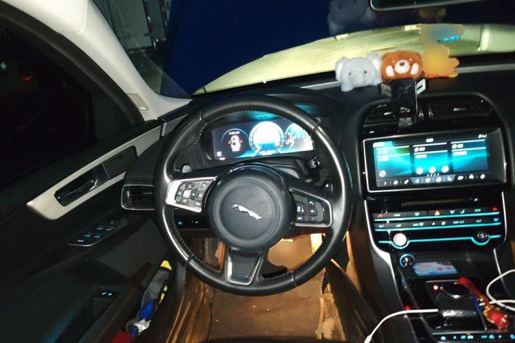 Used Jaguar XEL 2018 2.0T 200 PS Premium Edition Steering Wheel