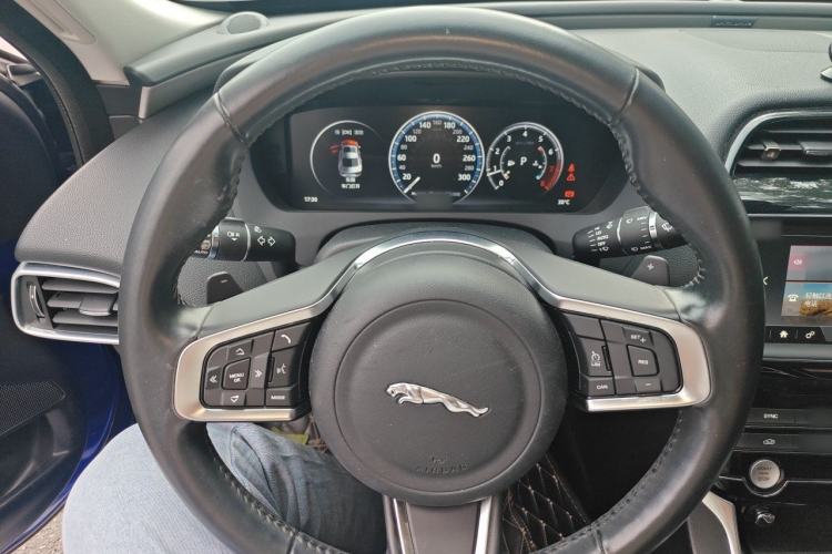 Used Jaguar XEL 2018 2.0T 200 PS Premium Edition Steering Wheel