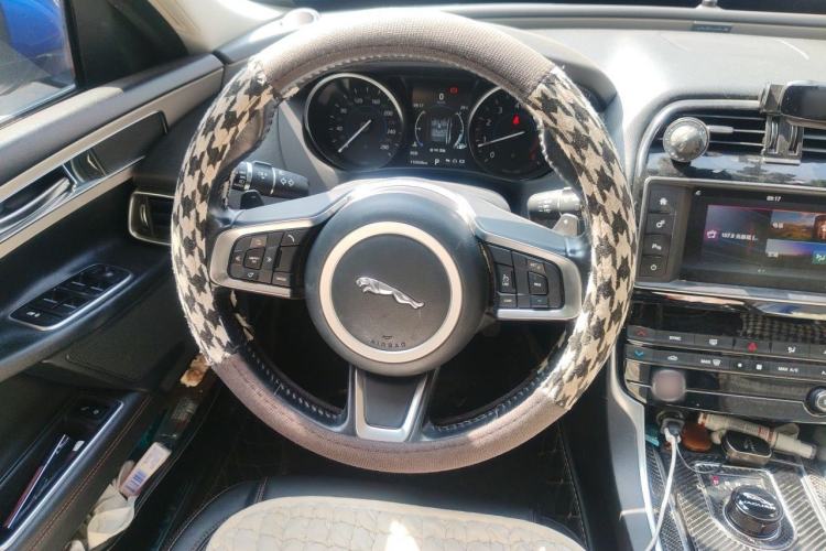 Used Jaguar XEL 2018 2.0T 200 PS Luxury Edition Steering Wheel