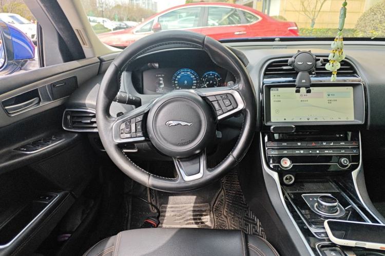Used Jaguar XEL 2018 2.0T 200 PS Premium Edition Steering Wheel