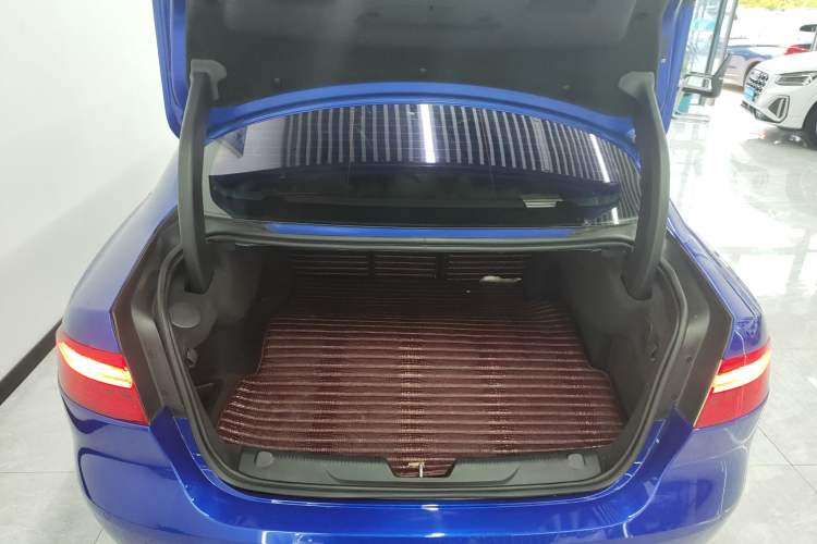 Used Jaguar XEL 2018 2.0T 200 PS Luxury Edition Trunk