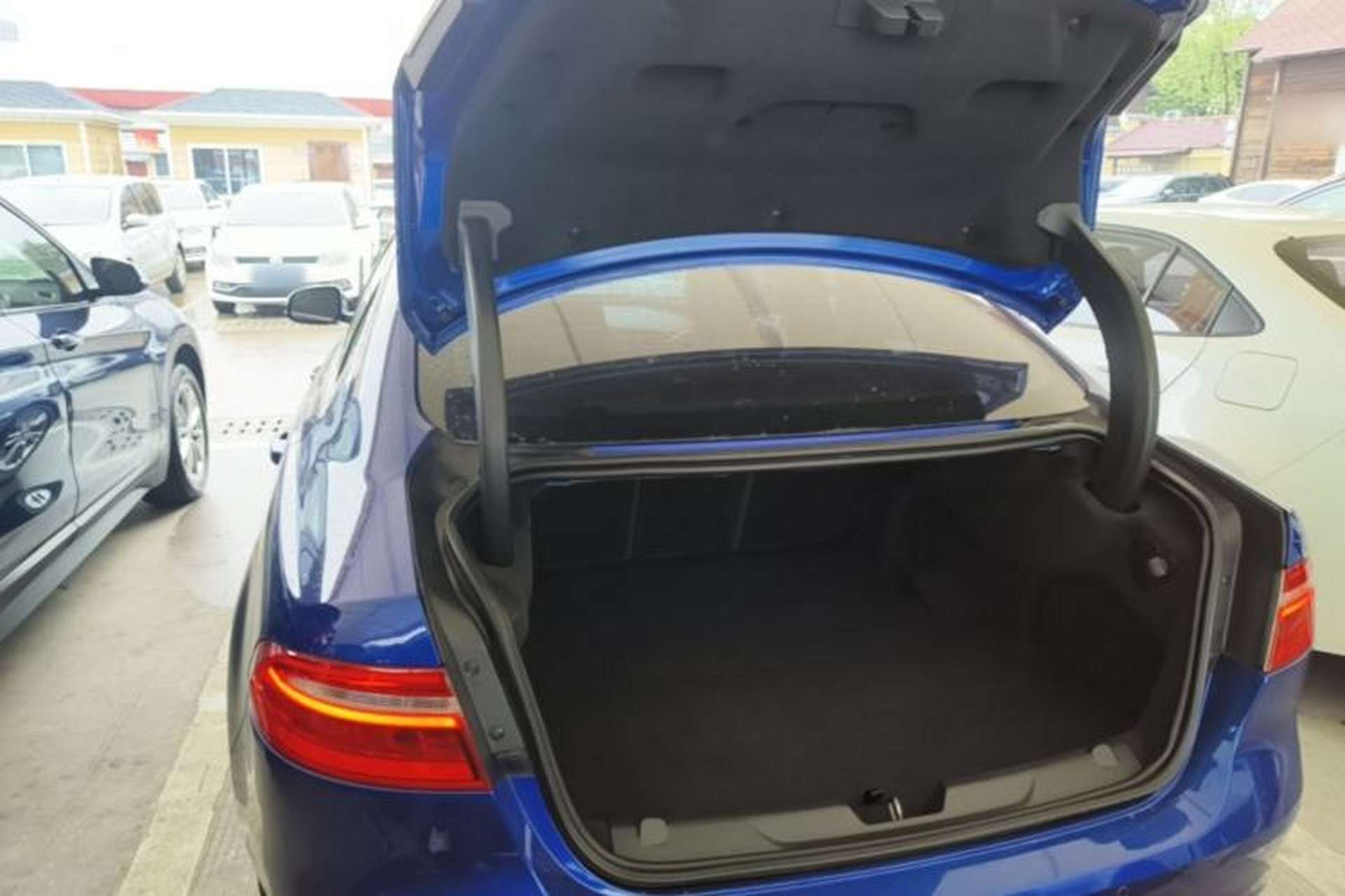 Used Jaguar XEL 2018 2.0T 200 PS Elite Edition Trunk