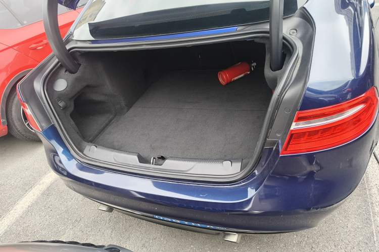 Used Jaguar XEL 2018 2.0T 250 PS Premium Edition Trunk