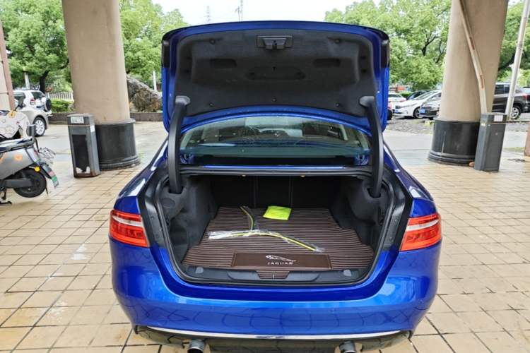 Used Jaguar XEL 2018 2.0T 200 PS Premium Edition Trunk
