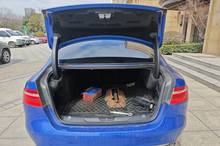 Used Jaguar XEL 2018 2.0T 200 PS Premium Edition Trunk