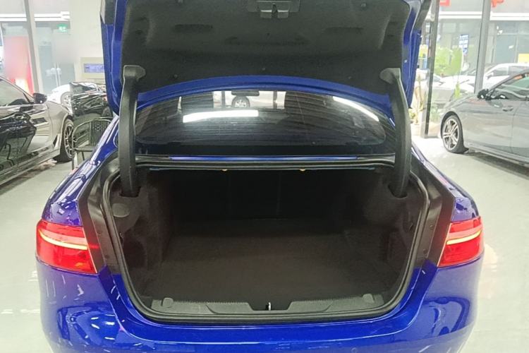 Used Jaguar XEL 2018 2.0T 200 PS Premium Edition Trunk
