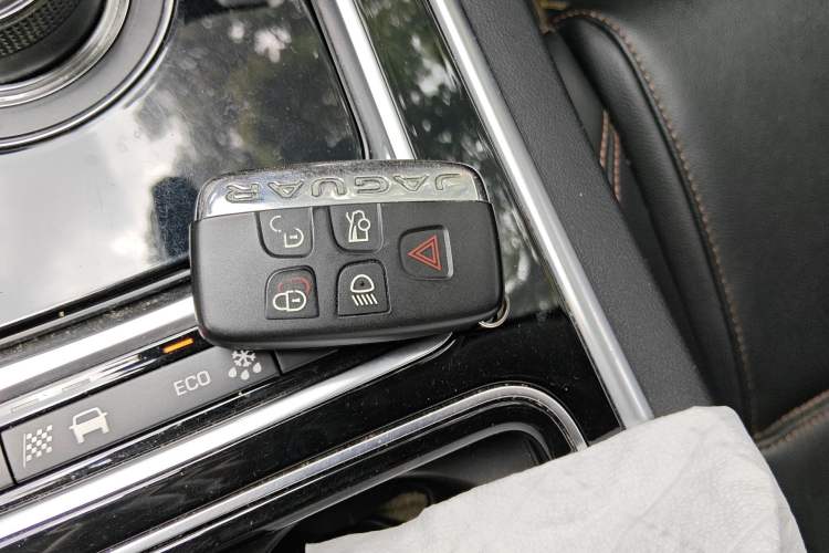Used Jaguar XEL 2018 2.0T 200 PS Luxury Edition Vehicle Key