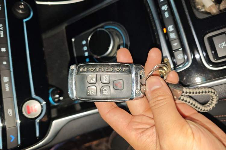 Used Jaguar XEL 2018 2.0T 200 PS Luxury Edition Vehicle Key