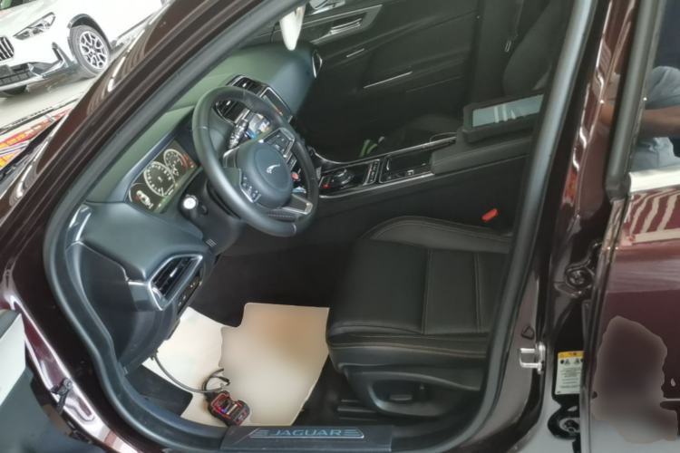 Used Jaguar XEL 2018 2.0T 200 PS Premium Edition Left Front Seat