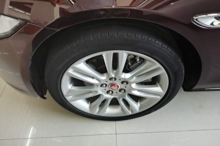 Used Jaguar XEL 2018 2.0T 200 PS Premium Edition Left Front Wheel Hub