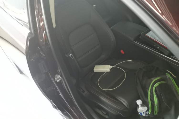 Used Jaguar XEL 2018 2.0T 200 PS Premium Edition Right Front Seat
