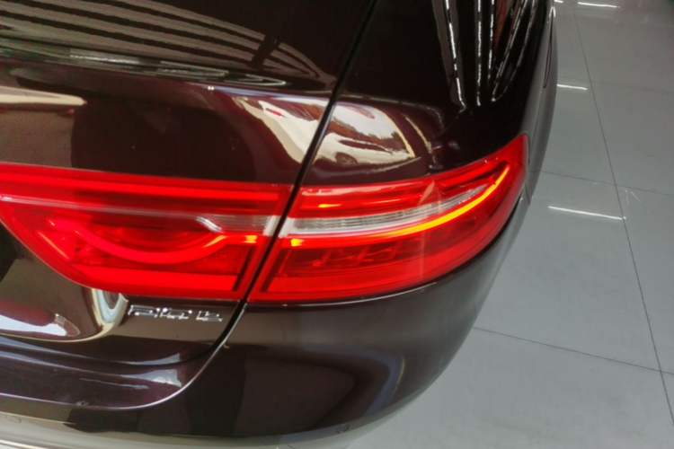 Used Jaguar XEL 2018 2.0T 200 PS Premium Edition Right Rear Taillight