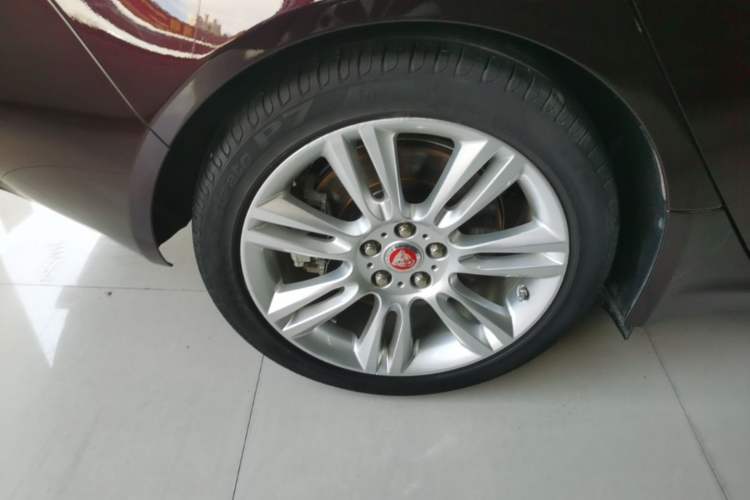 Used Jaguar XEL 2018 2.0T 200 PS Premium Edition Right Rear Wheel Hub