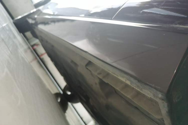 Used Jaguar XEL 2018 2.0T 200 PS Premium Edition Right Side Sill