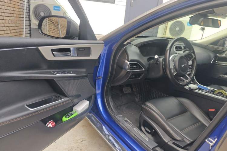 Used Jaguar XEL 2018 2.0T 200 PS First-Edition Limited Edition Driver Seat